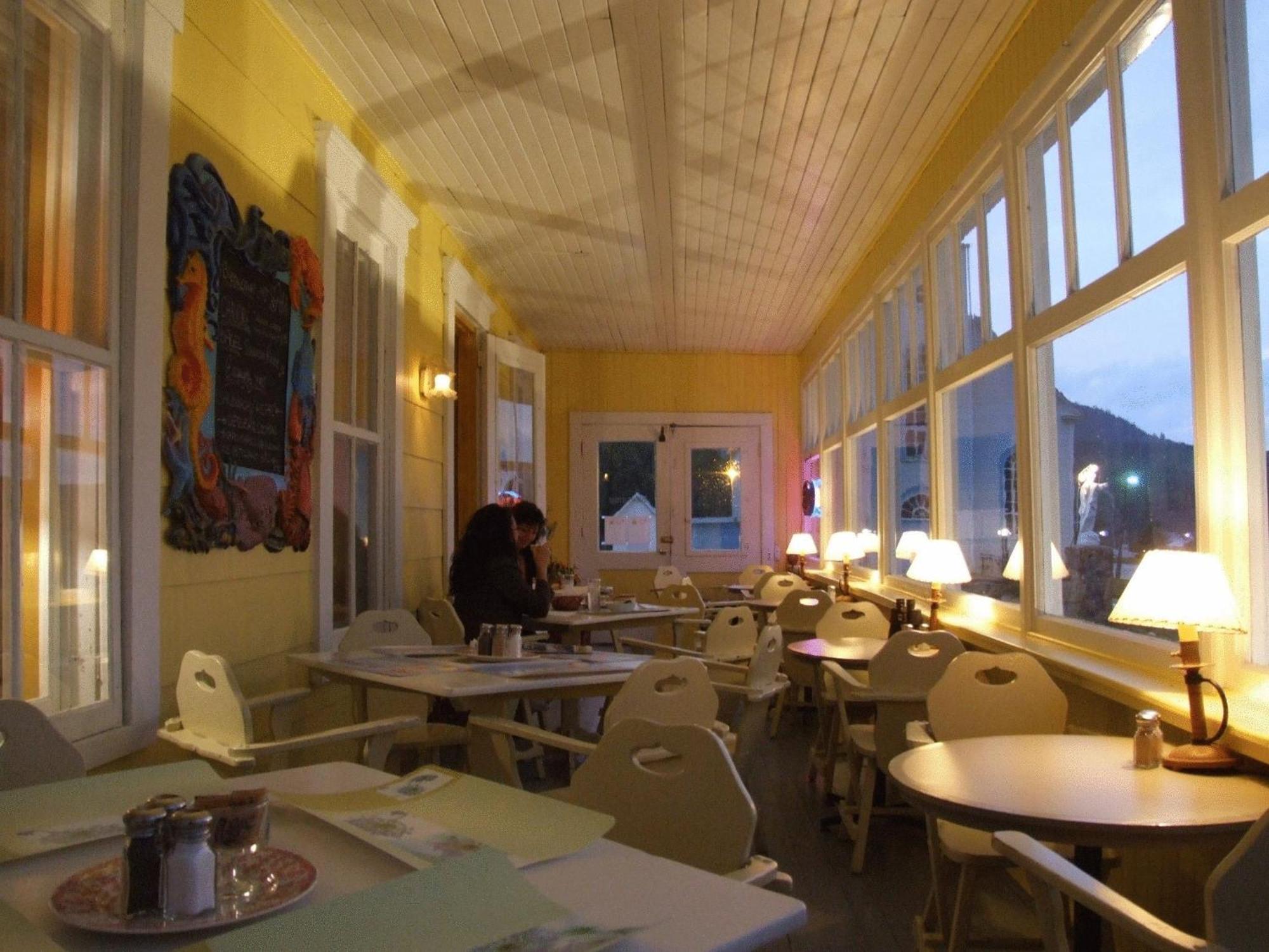 Auberge Du Cafe Chez Sam Baie-Sainte-Catherine Dış mekan fotoğraf